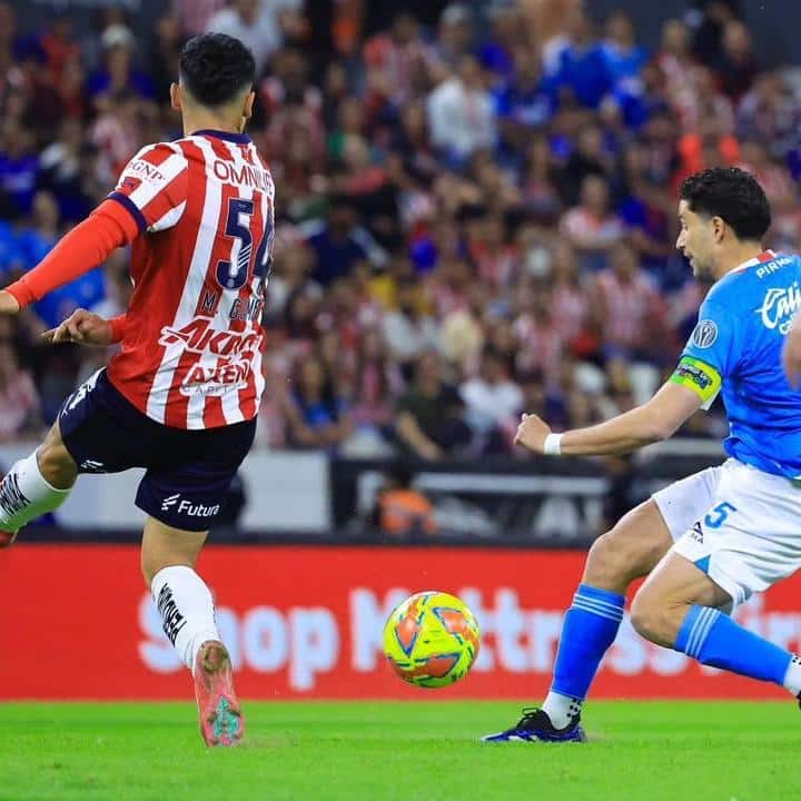 Cruz Azul Corta la Racha de Invictos de Chivas en Casa