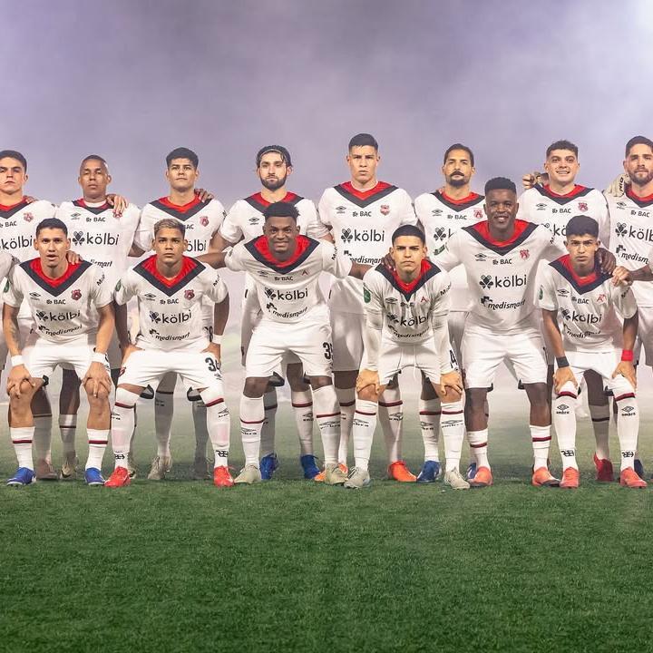 Alajuelense: De la gloria a la humillación en un instante