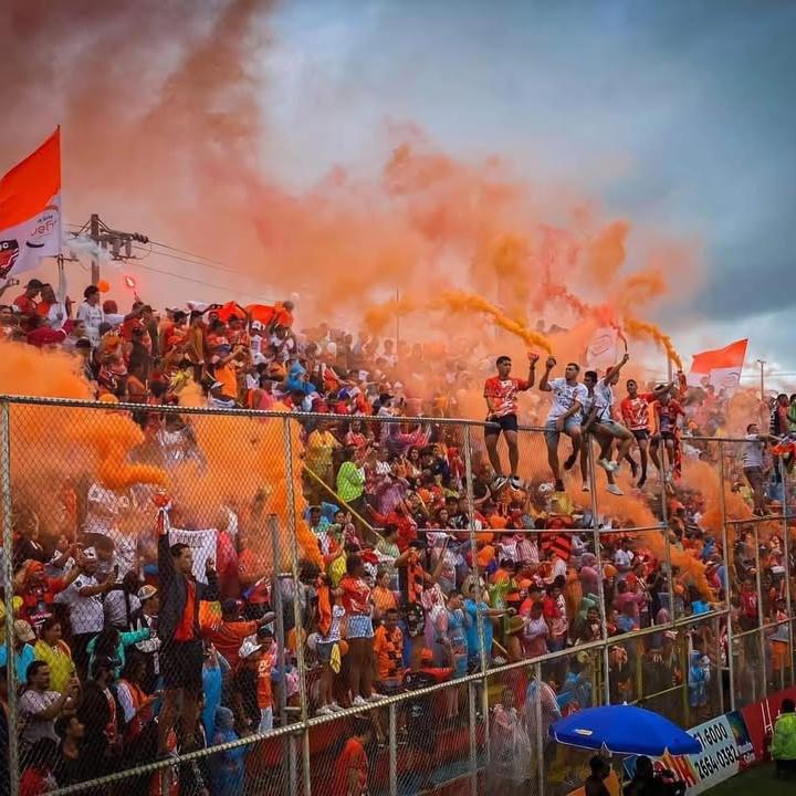 Crisis en Puntarenas: El Futuro del Lito Pérez en Juego