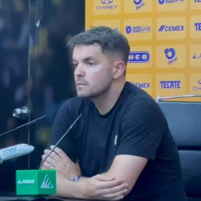 La Polémica del VAR y la Frustración de Larcamón en la Liguilla