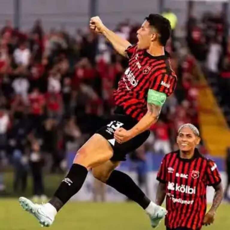 Alajuelense: ¿Inicio de una Era Dominante tras la Recopa 2025?