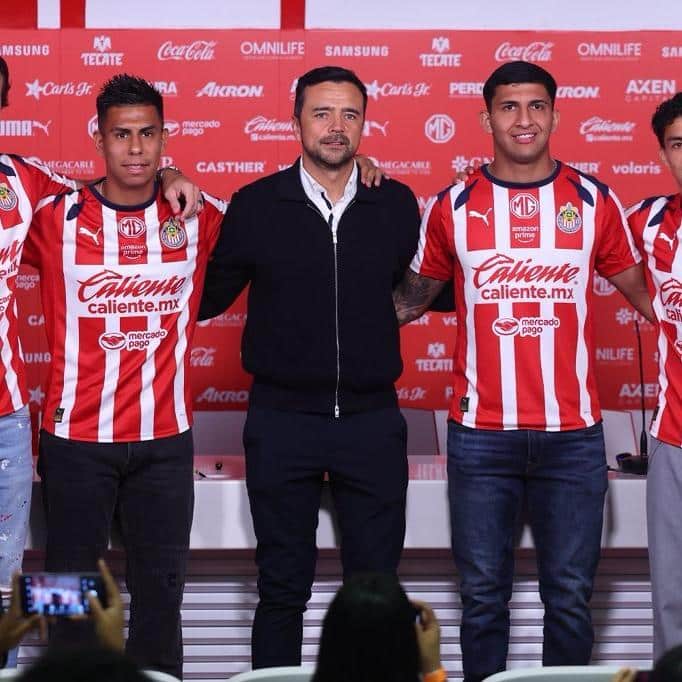 ¡Chivas busca la gloria con nuevos refuerzos en el Apertura 2025!