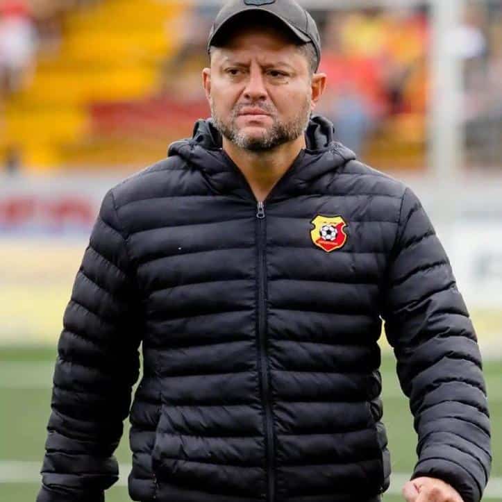 Jafet Soto: Figura Clave del Fútbol Costarricense