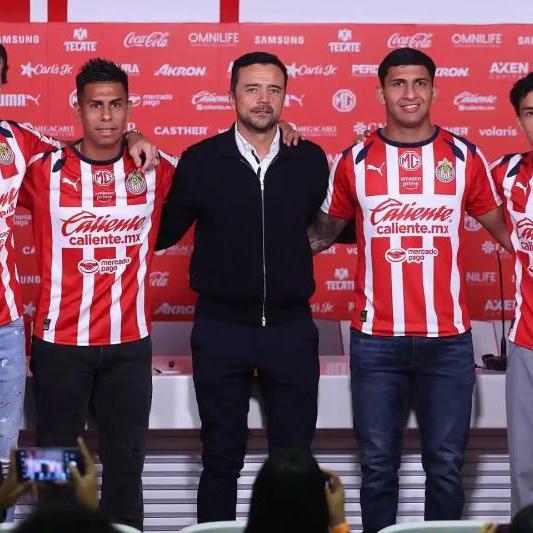 ¿Chivas en la cima? Los nuevos fichajes iluminan el AP25